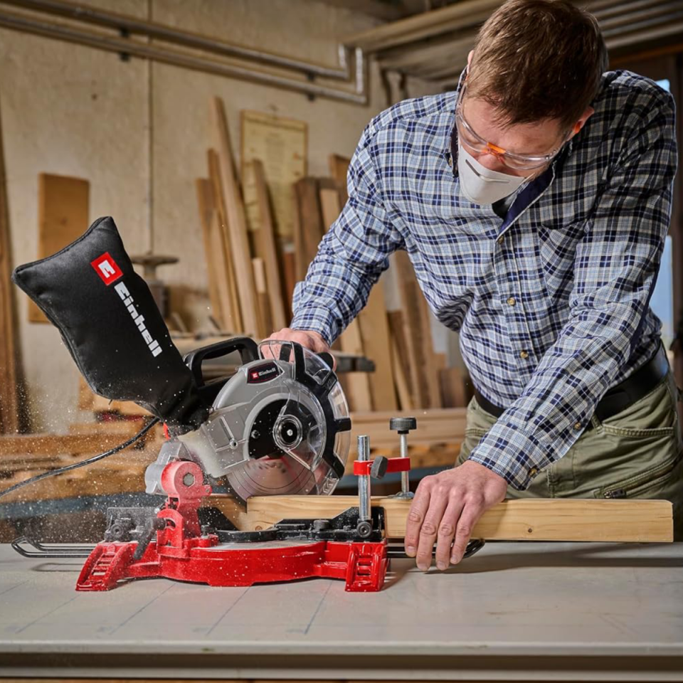 Einhell TC-MS 2112, Gönye Testere